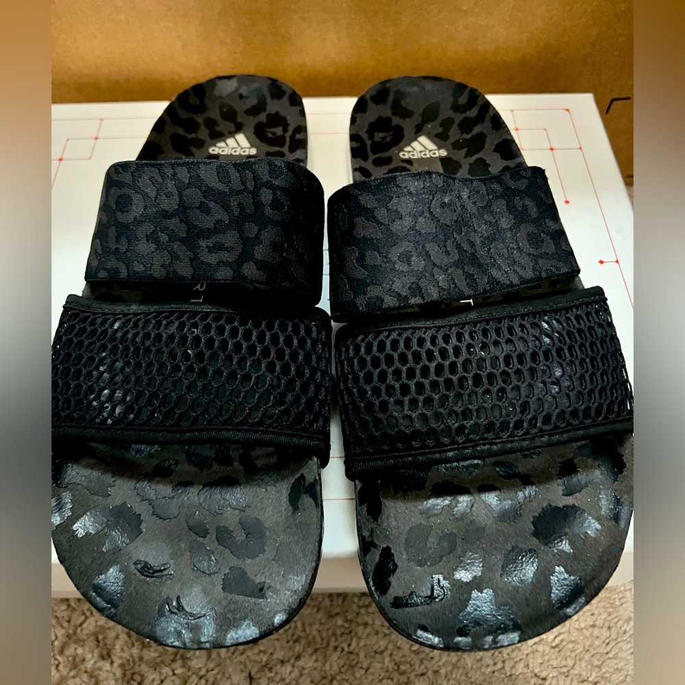 Adidas by Stella Mc Cartney - size 8 Black /animal print